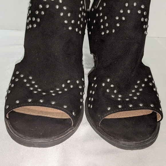 SO Womens Catfish Block Heeled Ankle Strap Sandals Studded Sz 8 Black Whimsigoth - Picture 3 of 10